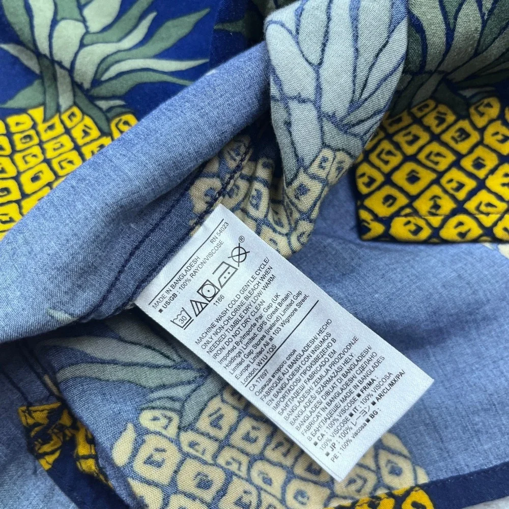 Banana Republic Pineapple Print Short Sleeve Button Up‎ Shirt - M